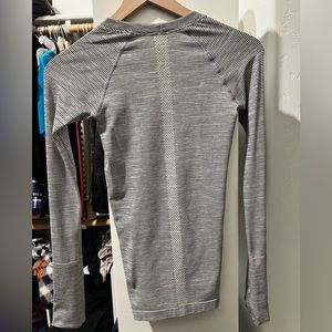 Lulu lemon long sleeve swiftly tech shirt